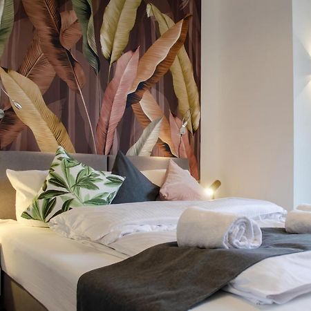 Homely Stay Studio 8 - Relaxed Self-Check-In Room In Мюнхен Экстерьер фото