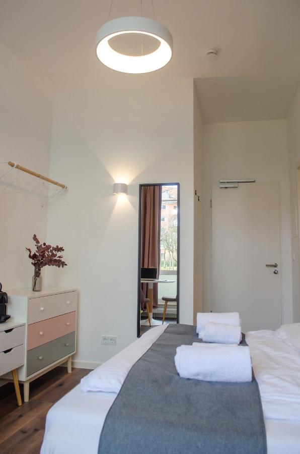 Homely Stay Studio 8 - Relaxed Self-Check-In Room In Мюнхен Экстерьер фото